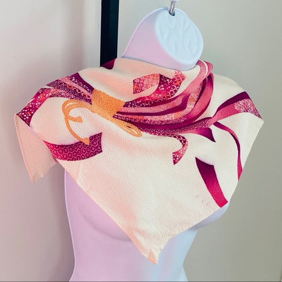 Vintage Shades of Pink Textured Print Scarf - Picture 3 of 7